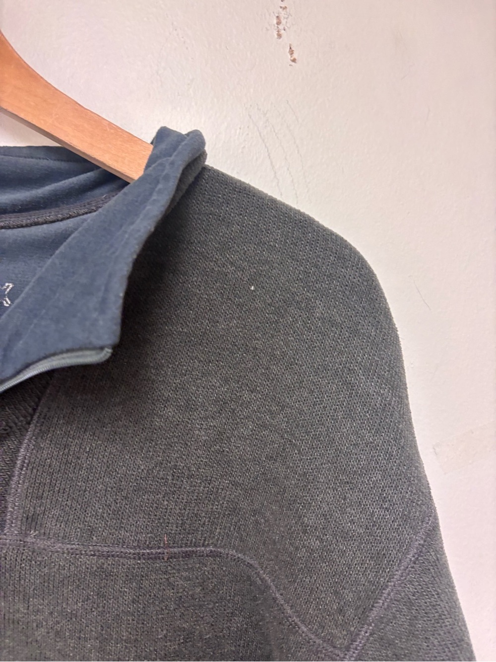 Vintage Arc’teryx Quarter Zip Pullover Sweater - Picture 3 of 12